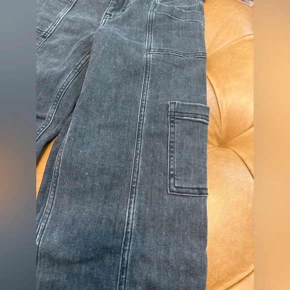 Abercrombie kids black cargo jeans. - Picture 2 of 5